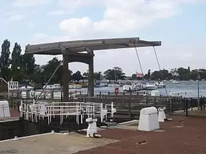 bridge and lock info Mutford Lock